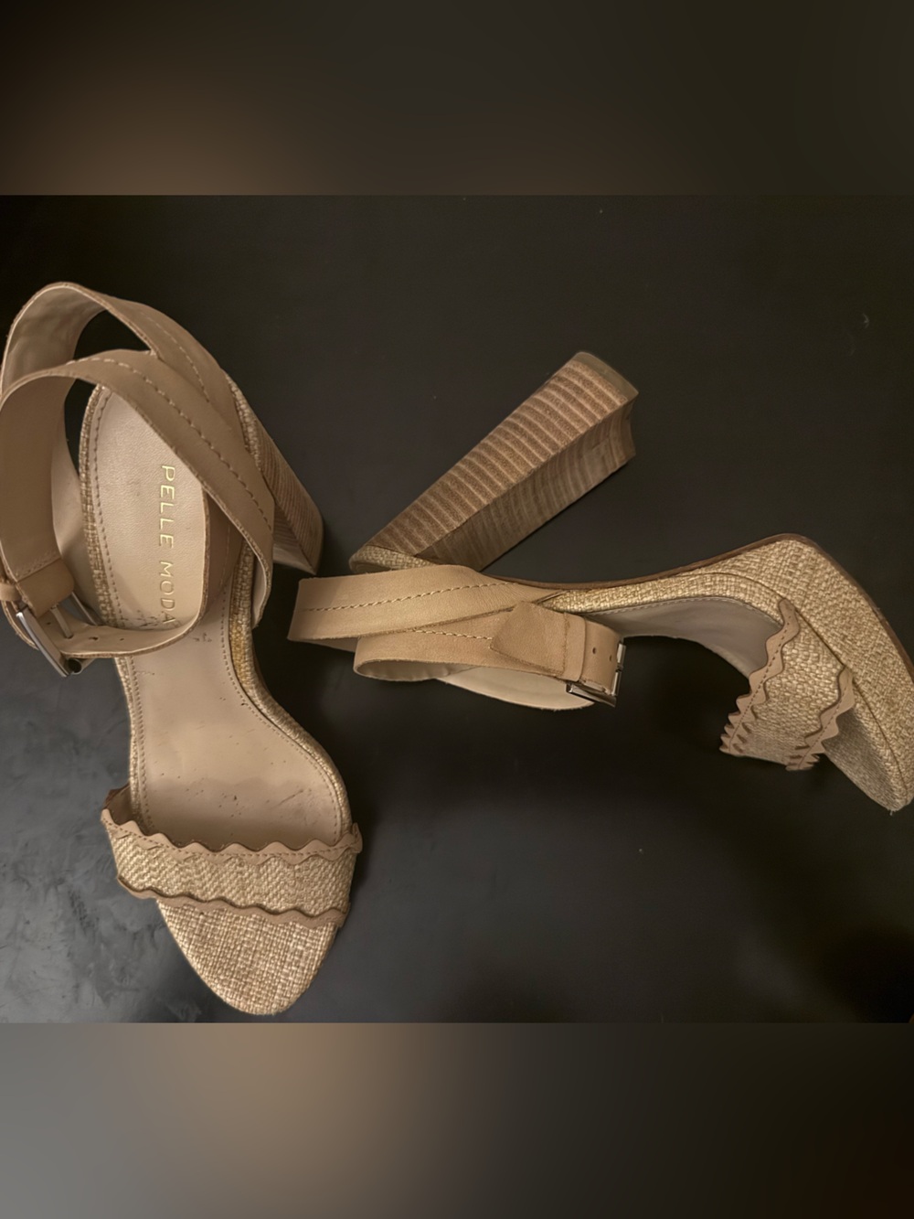 Vero Cuoio Tan Scalloped Platform Block Heel Sandals